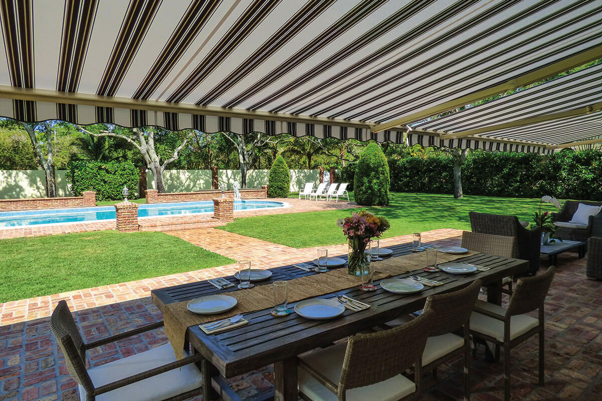 7 Reasons to Consider Adding a Retractable Awning to Your Outdoor Living Space