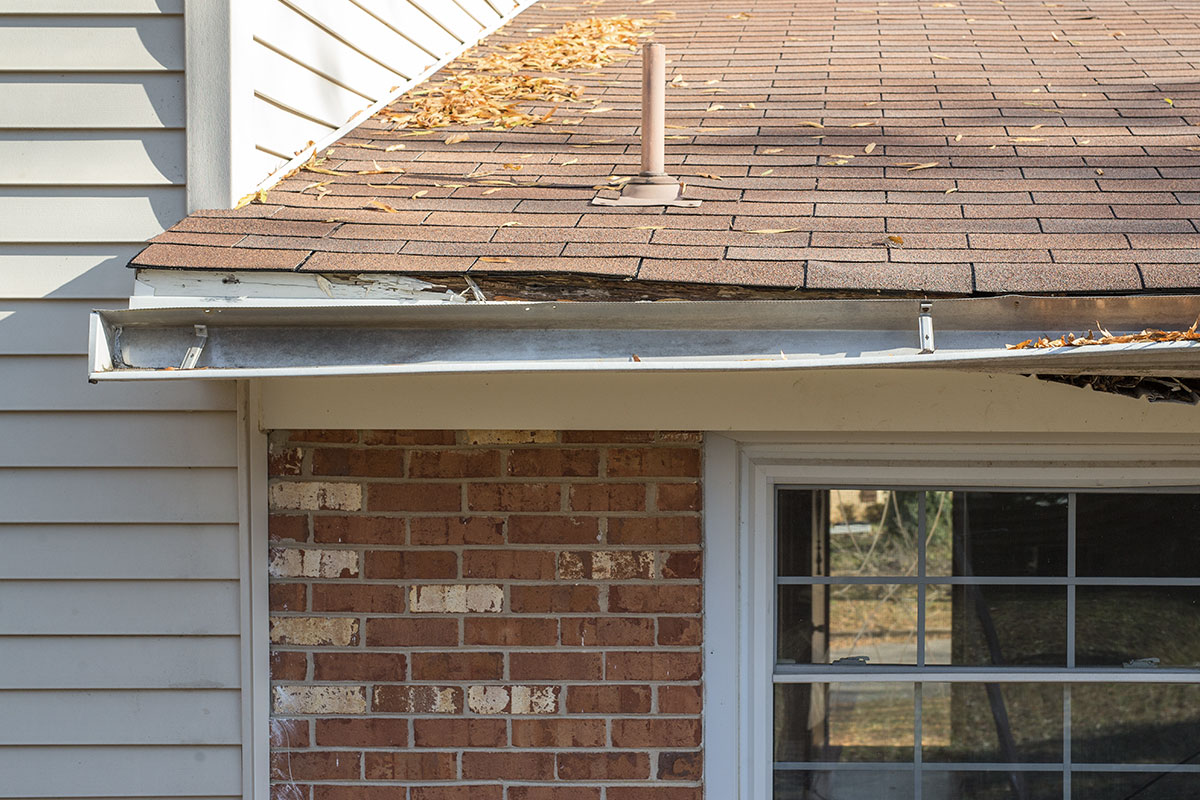 5 Signs That It’s Time to Replace Your Gutters